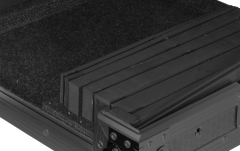 Flightcase pentru console DJ UDG Ultimate Flight Case Multi Format XXL Plus - Laptop Shelf