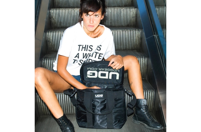 Geantă pentru viniluri UDG Ultimate StarterBag Black 