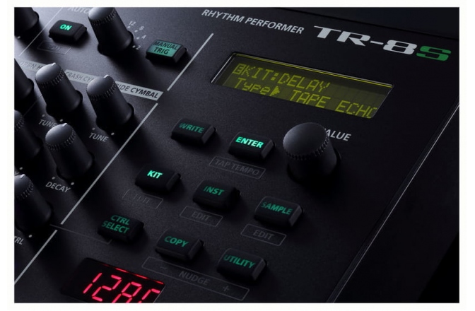 Groove Box / Rhythm Performer Roland TR-8S