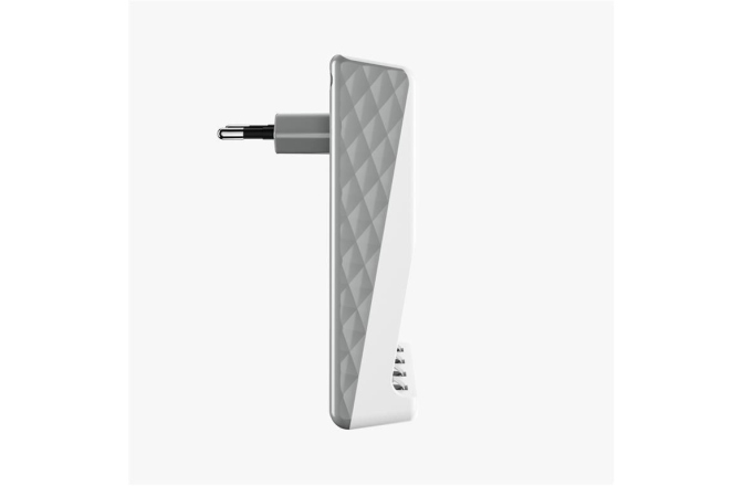 Încarcator pentru baterii Varta Plug Charger 57657 AA/AAA NiMH + 4 acumulatori AA 2100mAh