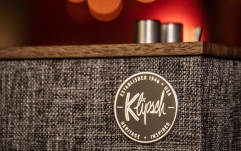 Incintă stereo bi-amplificată Klipsch The Three II Walnut