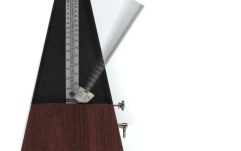 Metronom Wittner Forma de piramida Mahon-granulat 812K