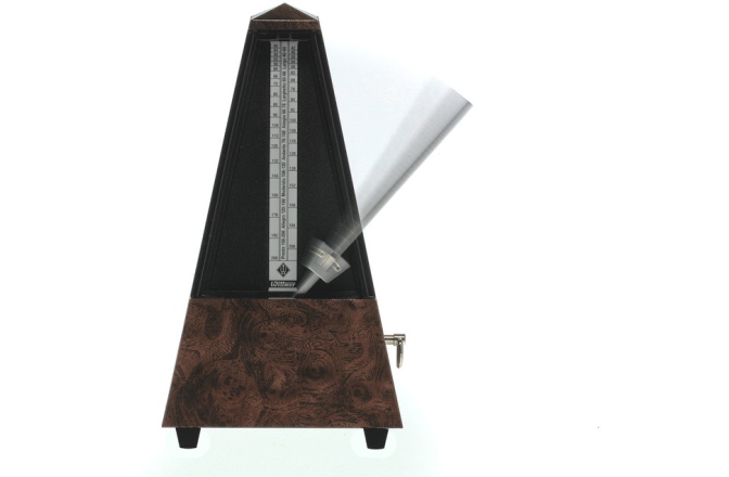 Metronom Wittner  Forma de piramida Radacina lemn  845001
