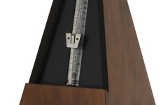 Metronom Wittner Metronom Formă de piramidă Culoarea nucului. mat 803M