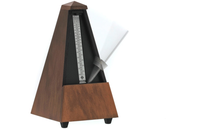 Metronom Wittner Metronom Formă de piramidă Culoarea nucului. mat 803M