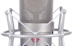 Set de studio cu un microfon Neumann TLM 103 cu suspensie elastica.