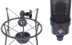 Set de studio cu un microfon Neumann TLM 103 mt cu suspensie elastica.