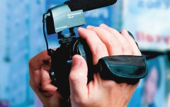 Microfon de tip shotgun Sennheiser MKE-400 Video