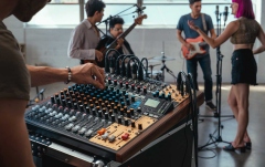 Mixer analogic  Tascam Model 16 