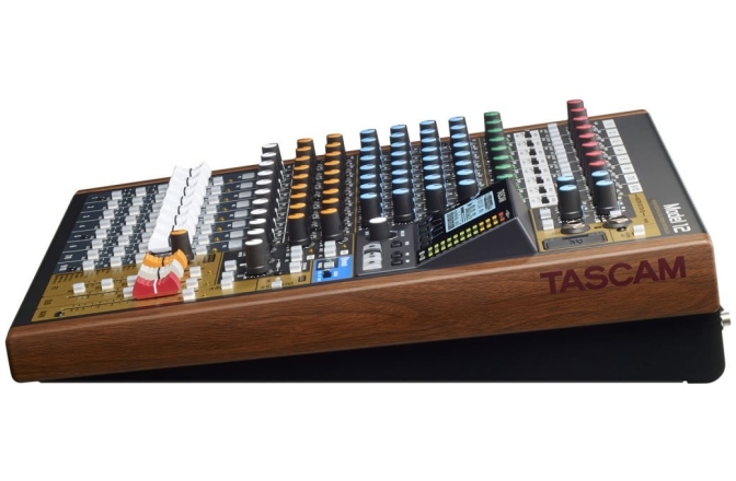 Mixer / Controler DAW Tascam Model 12-All in one