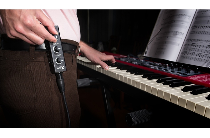 Mixer cu amplificator căști in-ear XVive PX-A Portable 3-Channel Mixer