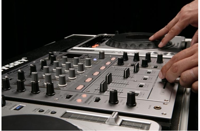 Mixer DJ Pioneer DJ DJM-700