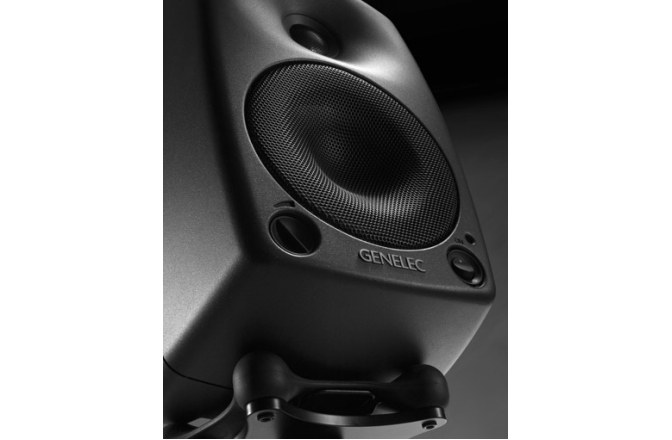 Monitor activ cu intrare digitala Genelec 8130 APM