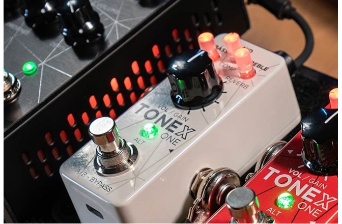 Pedală distortion / amplificator IK Multimedia ToneX One Brown Sound White Limited Edition