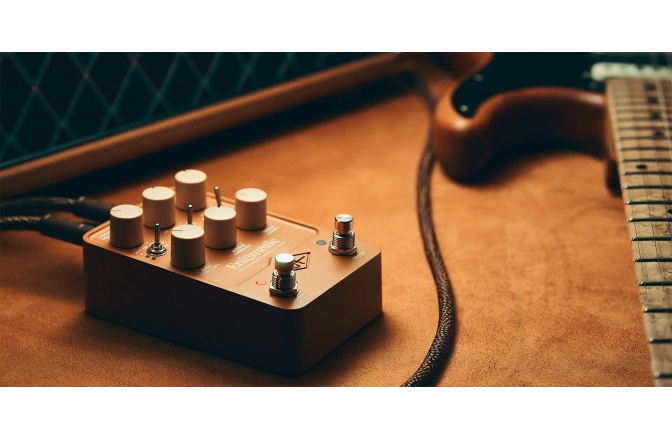 Pedala emulare amp<br /> Universal Audio UAFX Enigmatic 82 Overdrive Special Amp