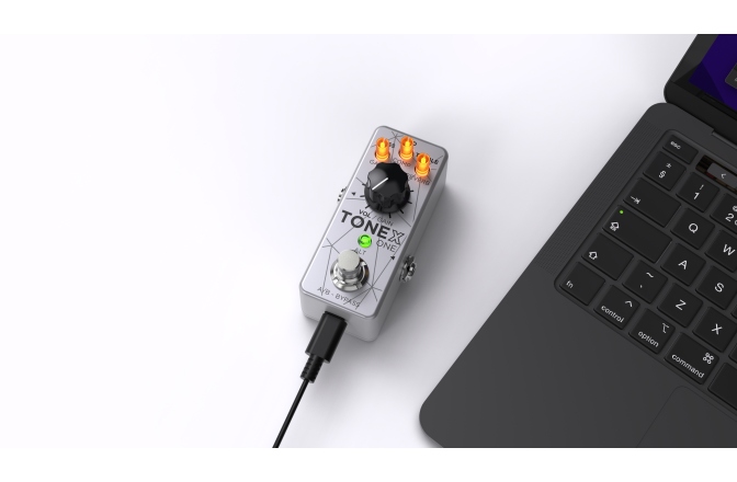 Pedală multi-efect de bas IK Multimedia ToneX One Bass Edition
