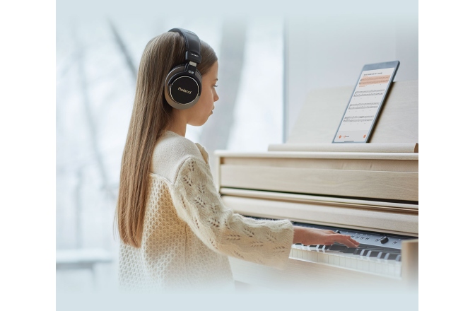 Pian digital cu 88 de clape Roland HP-704 LA