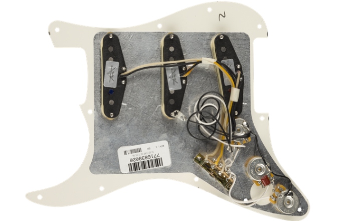 Pickguard  Fender Pre-Wired Strat Pickguard Custom Shop Texas Special SSS Parchment 11 Hole PG