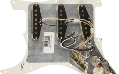 Pickguard  Fender Pre-Wired Strat Pickguard Original '57/'62 SSS Parchment 11 Hole PG