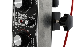 Placă prindere pedală efect Death By Audio  Mic Clip Backplate for Echo Master (V3)