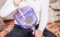 Potire de meditație Meinl Crystal Singing Chalice, 8"/20 cm, Note F3, Purple, Heart Chakra, Flower of Life