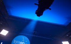 Proiector de teatru Cameo P2 D