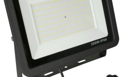 Proiector plat pentru exterior Eurolite LED IP FL-200 SMD CW