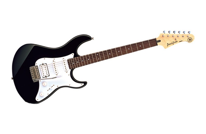Set chitara electrica Yamaha Pacifica 012 & Spider 15 Pack