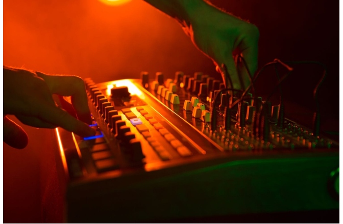 Sintetizator analogic Arturia MiniBrute 2S Noir