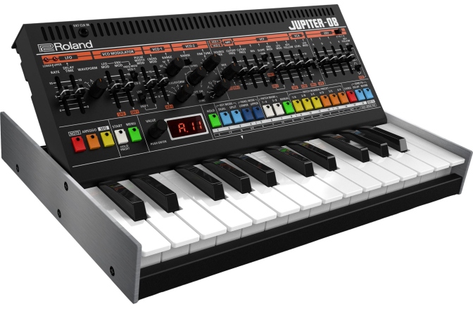 Digitális szintetizátor Roland JUPITER-08