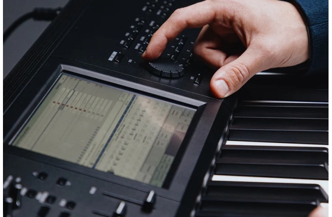Sintetizator Workstation Korg Kronos 73