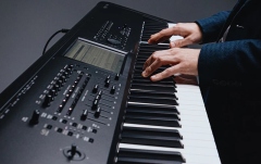 Sintetizator Workstation Korg Kronos 73