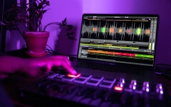 Software DJ (Descărcabil) Serato Studio Full Version - ESD