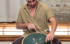 Steel Tongue Fa Major Meinl Sonic Energy 16'' Octave Steel Tongue Drum, F Major, 9 Notes, 432 Hz, Dark Green, Engraved floral design