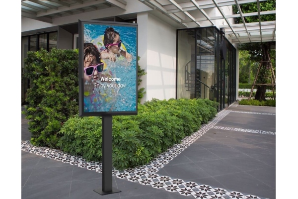 Kiosk outdoor pentru display LG 49XE4F-M, 49", Bezel 38.4 mm si rama Vogel's Kiosk outdoor pentru display LG 49XE4F-M, 49", Bezel 38.4 mm si rama Vogel's