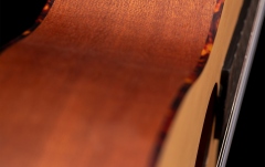 Ukulele bariton  Ortega Bonfire Series/Preamp Bariton Ukulele - Natural Spruce laser engraved