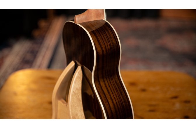 Ukulele  Ortega Ghost Series Tenor Ukulele 4 String