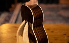 Ukulele  Ortega Ghost Series Tenor Ukulele 4 String