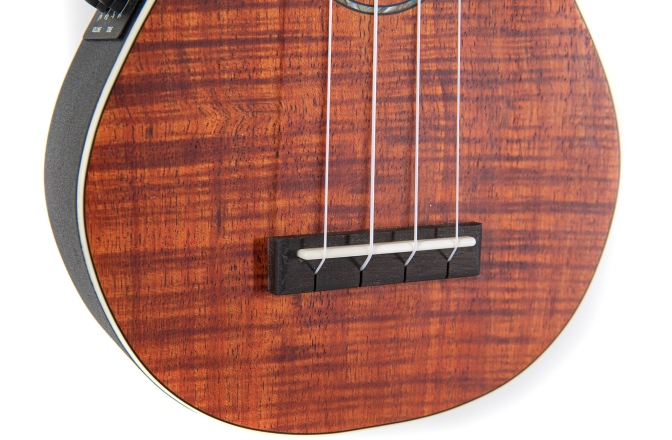 Ukulele sopran Ovation  electro-acustic Celebrity Traditional Plus Natural Koa